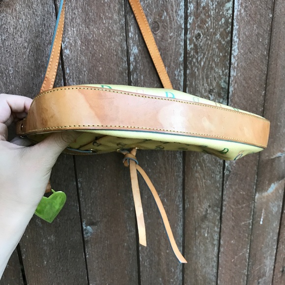 Dooney and Bourke It monogram rainbow cross body - Picture 4 of 8